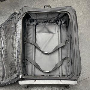 Luggage Works LuggageWorks LW Executive Pilot 22'' Rolling Bag